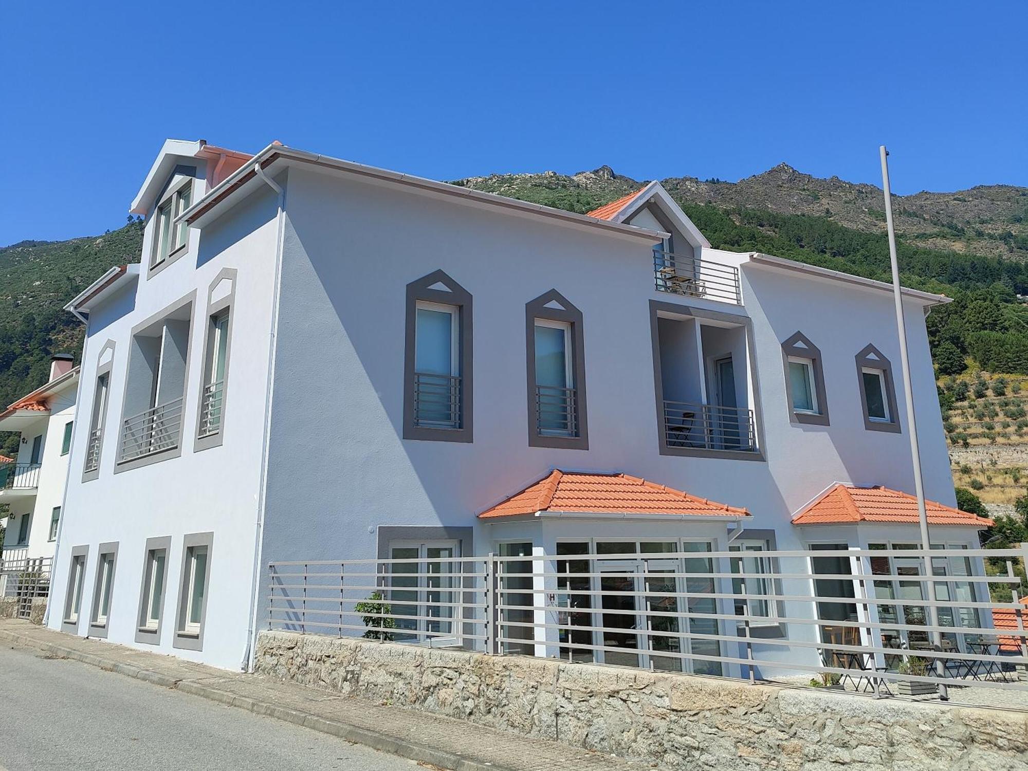 Vale Do Zezere Hotel Manteigas Exterior foto